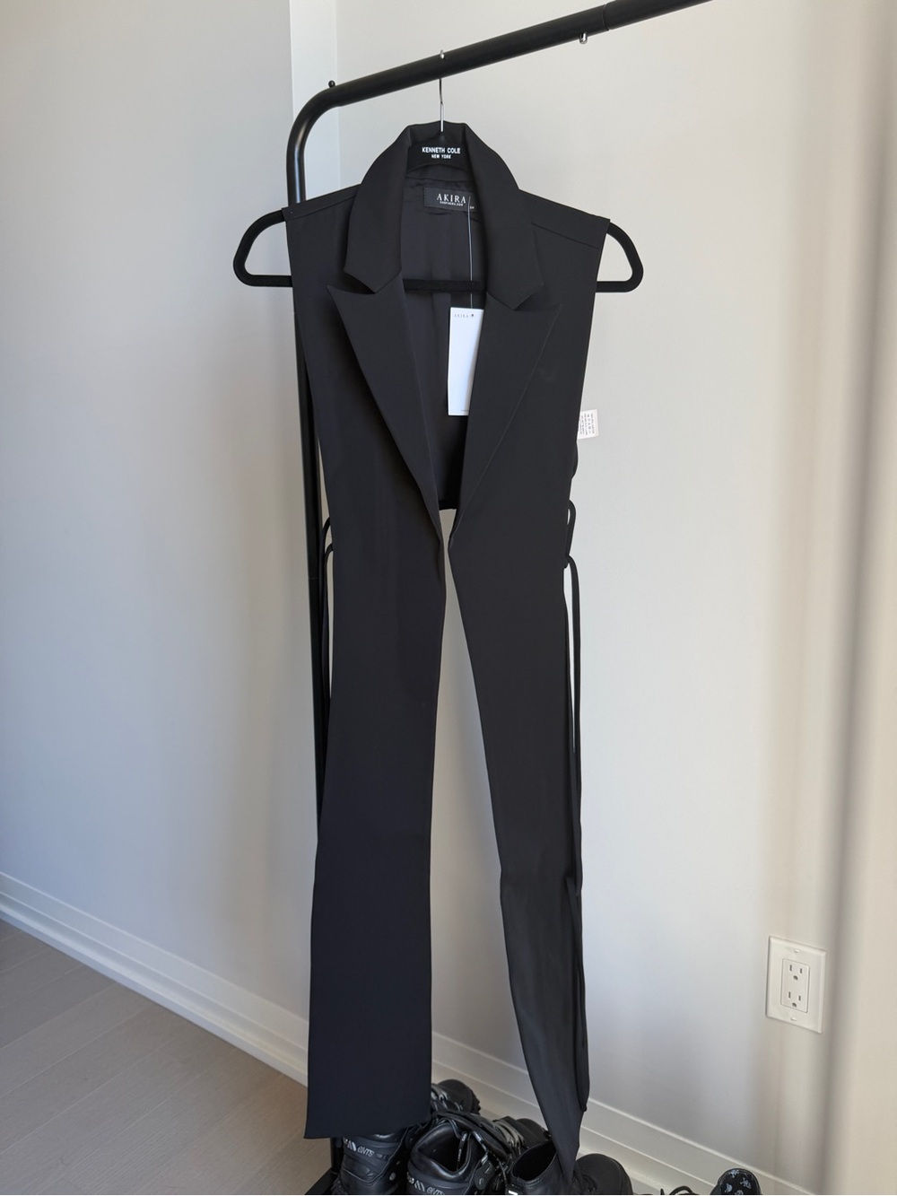 AKIRA Black Sleeveless Long Vest